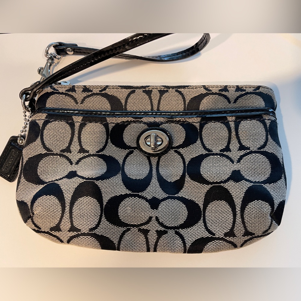 Coach turn lock wristlet wallet bag purse